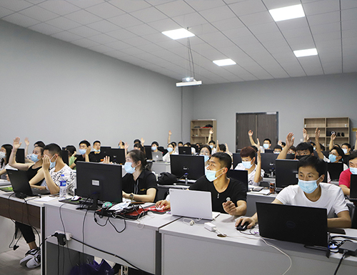  易高商学院全面复课，线下培训正式开启！